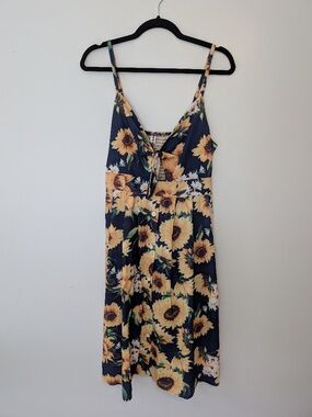 Adorable spaghetti strap sunflower dress in pristine condition